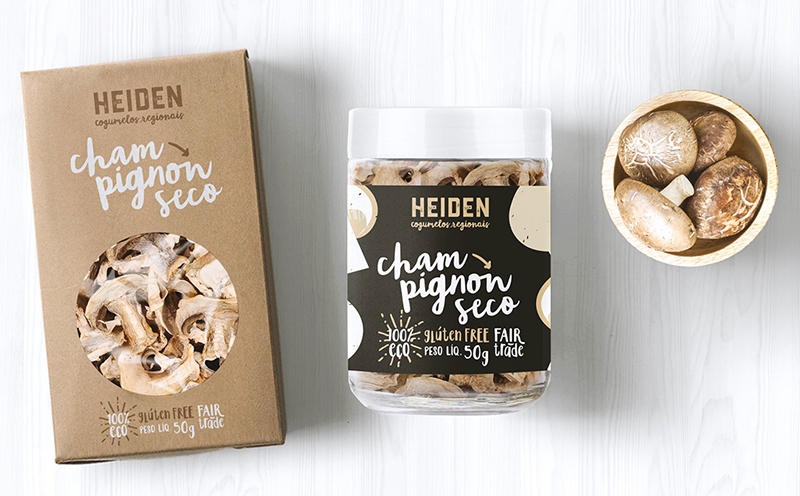 農(nóng)產(chǎn)品干貨干蘑菇包裝設(shè)計(jì)，采用環(huán)保的紙盒、布袋和可降解塑料作為包裝材料