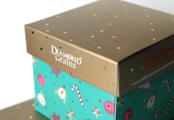 巧克力盒化身圣誕樹！包裝結構創意為顧客帶來的驚喜體驗